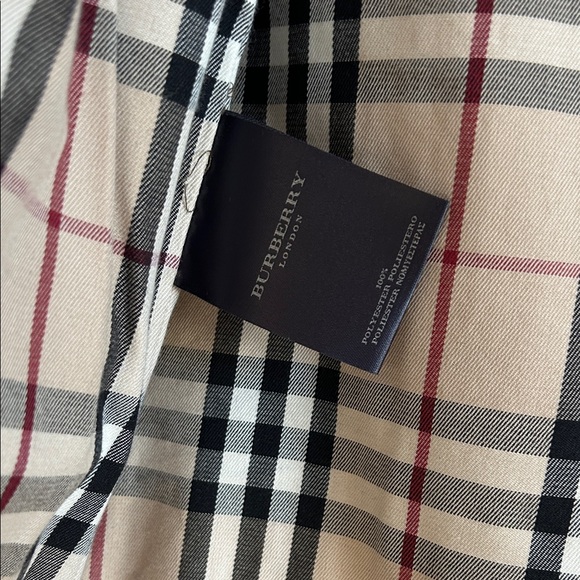 Burberry Quilted Jacket with Nova Check Lining - Picture 6 of 10